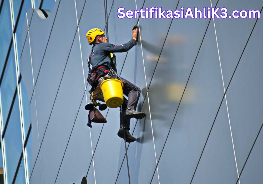 Antisipasi Risiko K3 di Gedung Tinggi